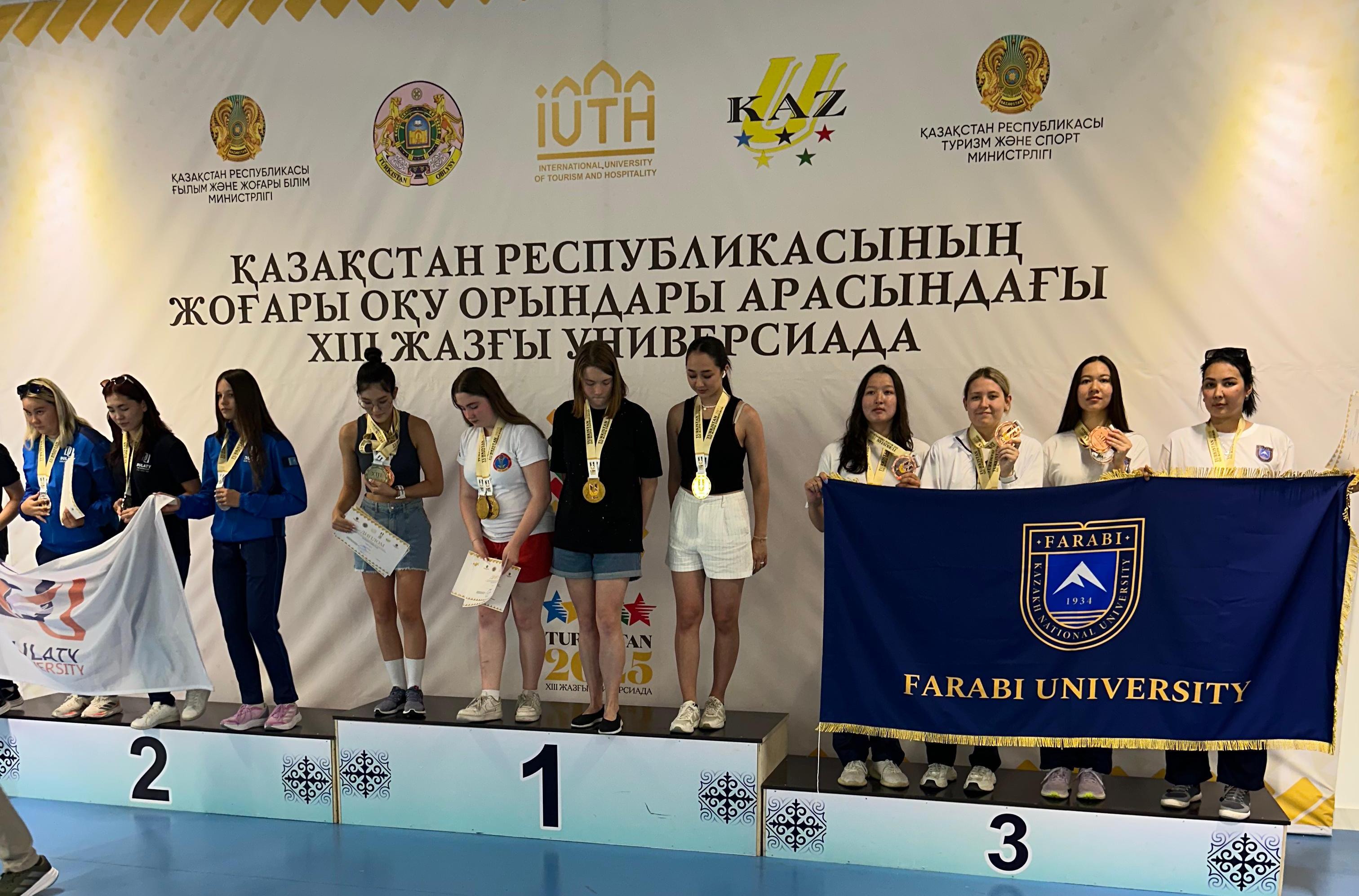 Аралас стильдегі әйелдер эстафетасы - 3 орын.